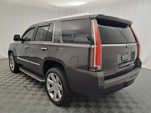 Used 2016 Cadillac Escalade Luxury image 7