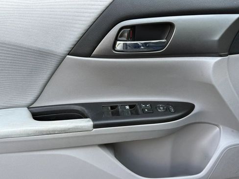 Used 2015 Honda Accord LX image 30