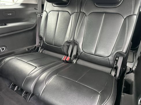 Used 2023 Jeep Grand Cherokee L Limited image 14