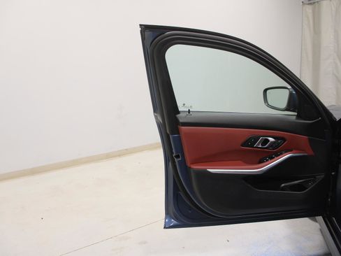 Certified 2025 BMW 330i xDrive Sedan w/ Premium Package image 20