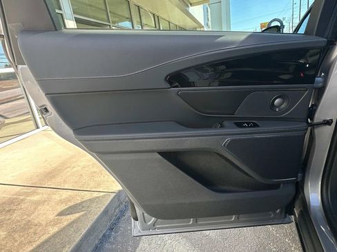 New 2025 Lincoln Nautilus Premier w/ Equipment Group 102A image 22