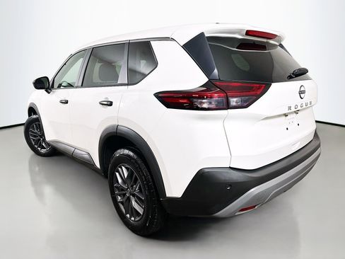 Used 2023 Nissan Rogue S image 5