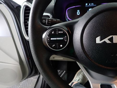 Used 2025 Kia Soul LX w/ LX Technology Package FWD image 23