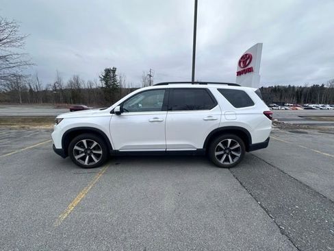 Used 2023 Honda Pilot Elite image 6