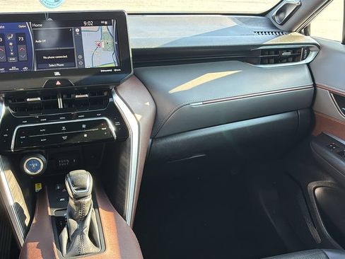 Used 2021 Toyota Venza XLE w/ Softex Package AWD/4WD image 7