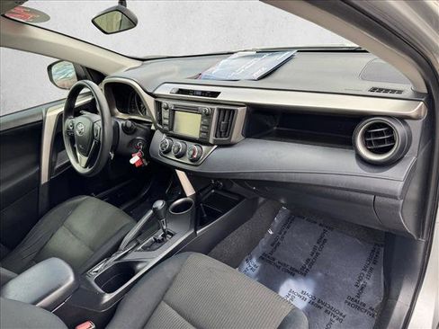Used 2014 Toyota RAV4 LE FWD image 20