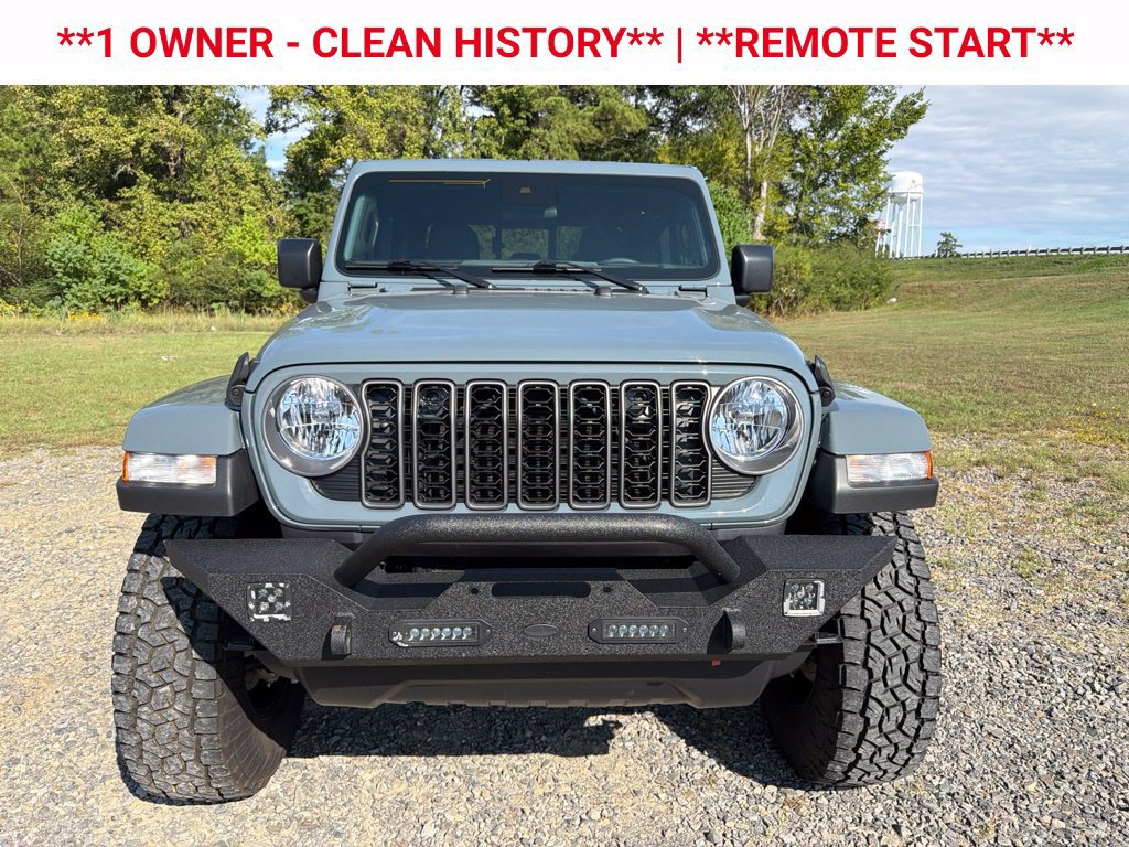 Used 2024 Jeep Gladiator Sport AWD/4WD image 2