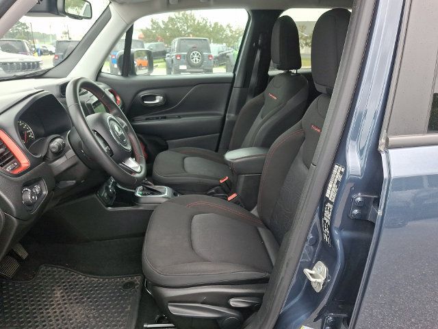 Used 2023 Jeep Renegade Trailhawk AWD/4WD image 13