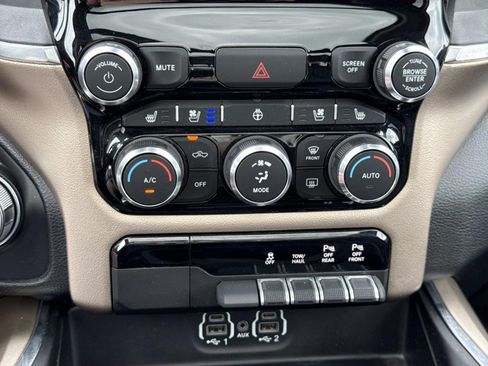 Used 2022 RAM 1500 Laramie AWD/4WD image 12