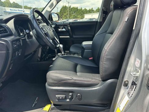 Used 2024 Toyota 4Runner TRD Off-Road Premium image 4