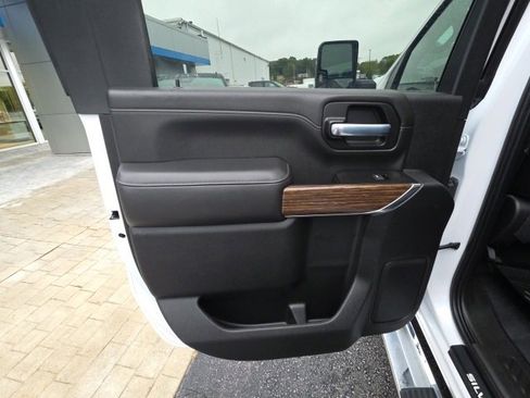 Used 2021 Chevrolet Silverado 3500 High Country w/ Z71 Off-Road Package image 29