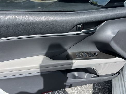 Used 2023 Toyota Camry SE FWD image 14