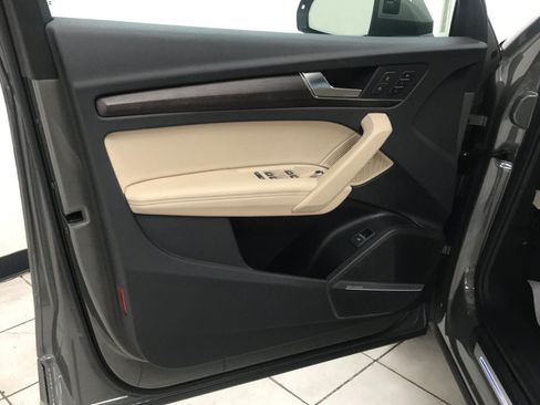 Used 2023 Audi Q5 2.0T Premium Plus w/ Premium Plus Package AWD/4WD image 8