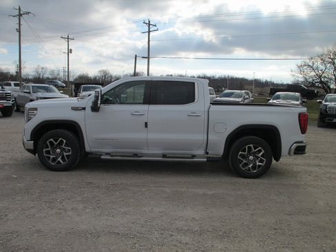 New 2026 GMC Sierra 1500 SLT w/ SLT Premium Plus Package image 9