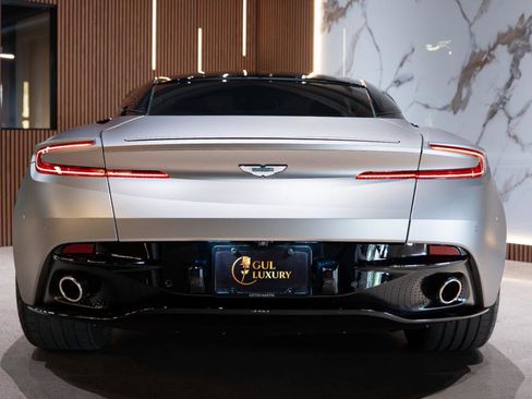 Used 2024 Aston Martin DB12 Coupe RWD image 5