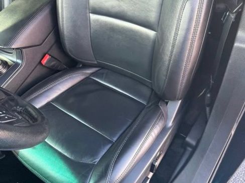 Used 2017 Ford Explorer XLT w/ Equipment Group 202A AWD/4WD image 15