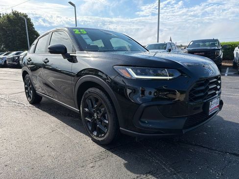 Used 2025 Honda HR-V Sport image 3