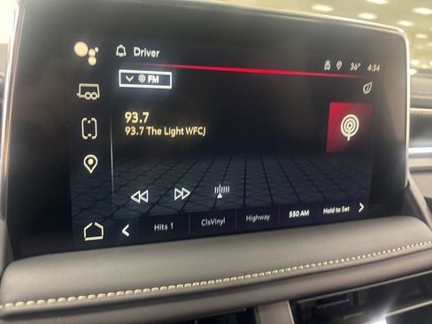 Used 2024 GMC Yukon XL SLT w/ SLT Luxury Package image 23