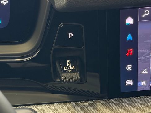 Certified 2025 Porsche Cayenne E-Hybrid Coupe AWD/4WD image 19
