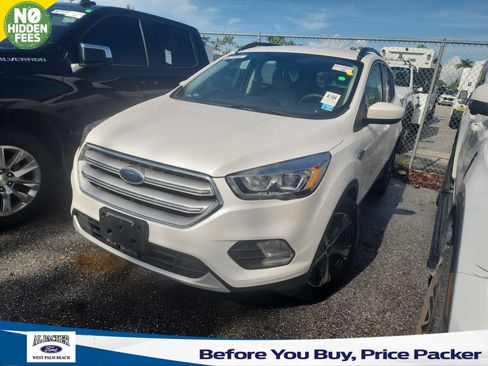 Used 2018 Ford Escape SEL FWD image 1