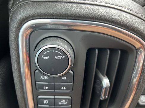 Used 2022 Chevrolet Silverado 3500 High Country image 58