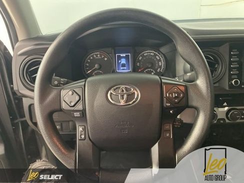 Used 2022 Toyota Tacoma SR AWD/4WD image 13
