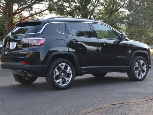 Used 2019 Jeep Compass Limited AWD/4WD image 10
