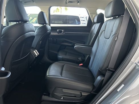 Used 2025 Kia Sorento EX image 35