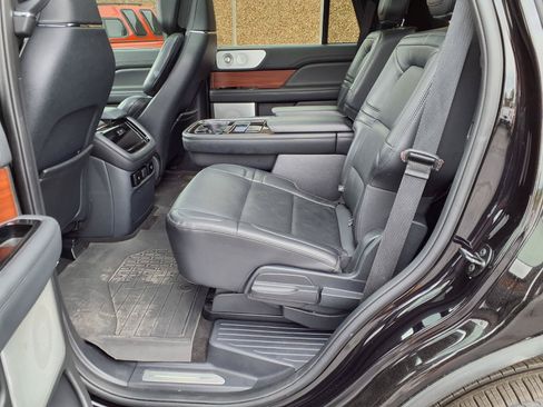 Used 2024 Lincoln Navigator Reserve AWD/4WD image 18