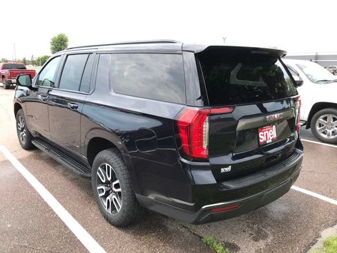 Used 2023 GMC Yukon XL AT4 w/ Technology Package AWD/4WD image 2