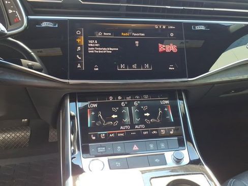 Used 2020 Audi Q8 Premium Plus AWD/4WD image 20