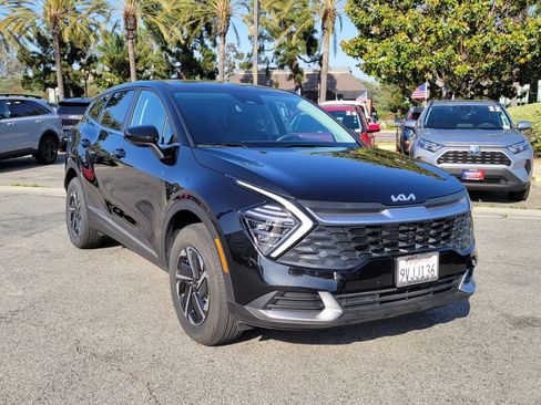Certified 2025 Kia Sportage LX AWD/4WD image 6