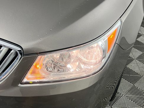 Used 2011 Buick LaCrosse CXL image 11
