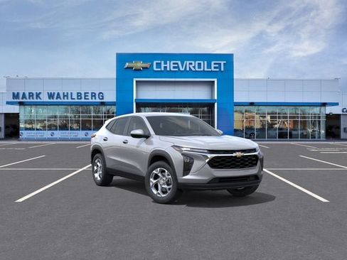 New 2026 Chevrolet Trax LS w/ LS Convenience Package FWD image 1