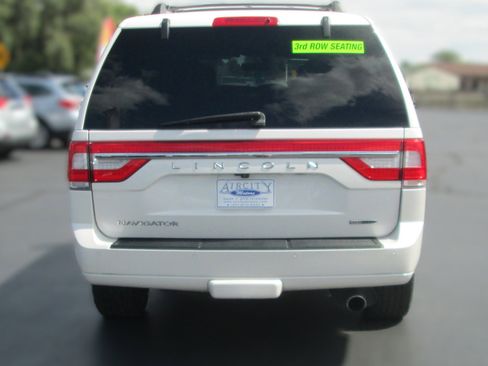 Used 2015 Lincoln Navigator Luxury image 7