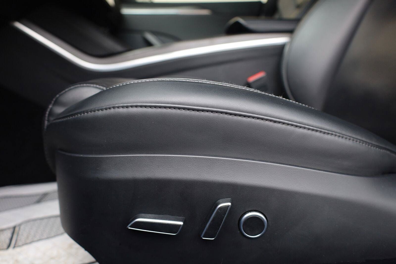 Used 2022 Tesla Model S Plaid AWD/4WD image 19
