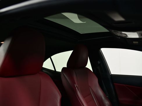 Used 2019 Lexus IS 300 AWD image 12