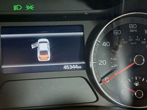 Used 2024 Kia Forte LXS image 19