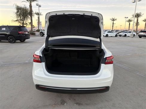 Used 2016 Toyota Avalon Limited image 31