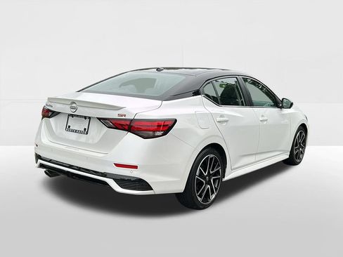 Used 2024 Nissan Sentra SR w/ SR Premium Package FWD image 4