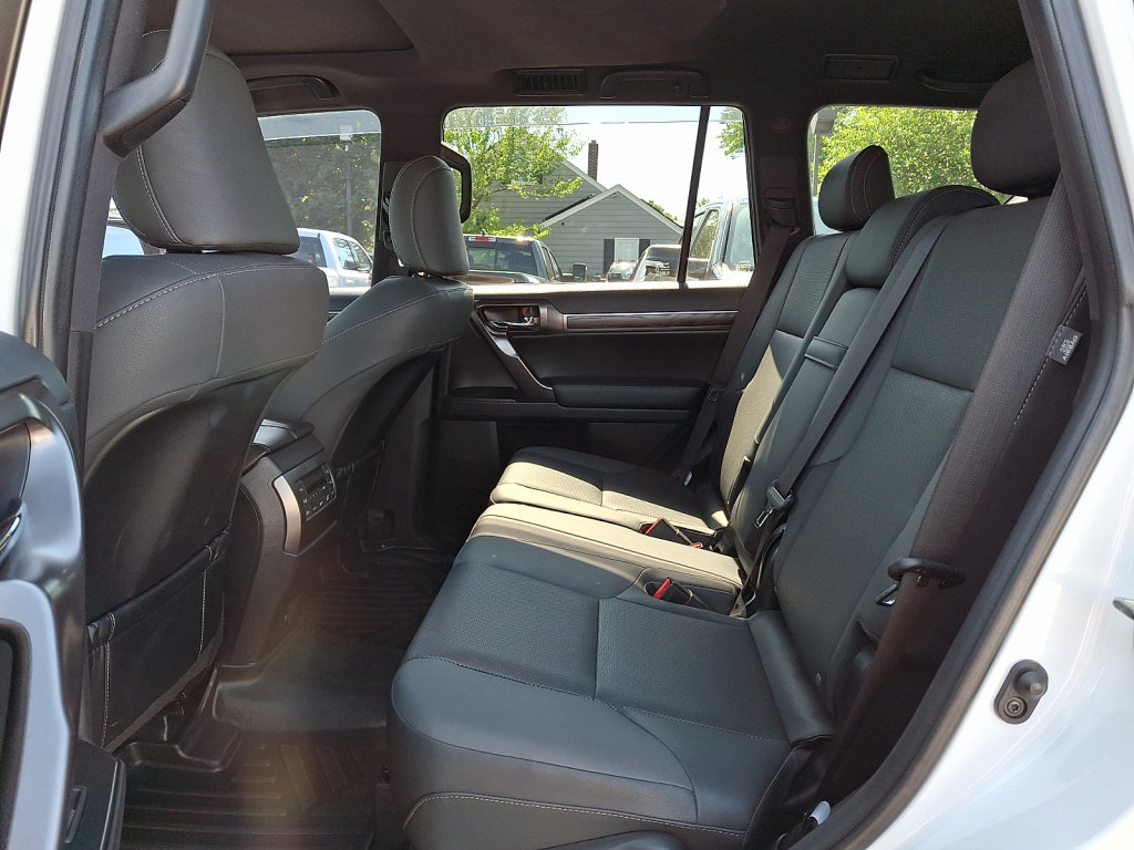 Used 2022 Lexus GX 460 w/ Black Line Special Edition AWD/4WD image 19
