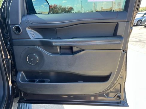 Used 2024 Ford Expedition Limited AWD/4WD image 18