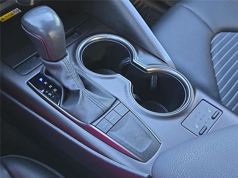 Used 2024 Toyota Camry SE w/ Cold Weather Package image 28