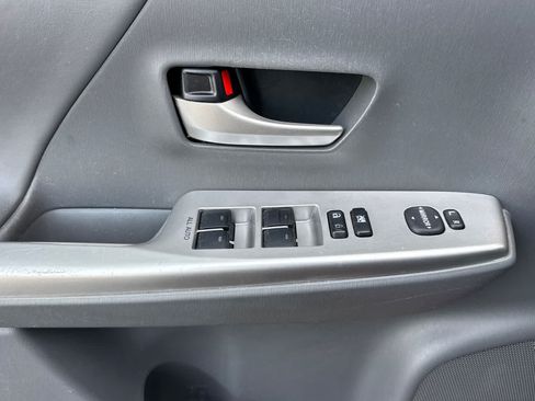Used 2014 Toyota Prius V Five FWD image 13