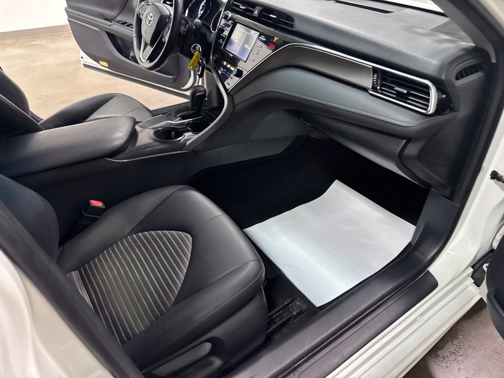 Used 2018 Toyota Camry SE FWD image 28