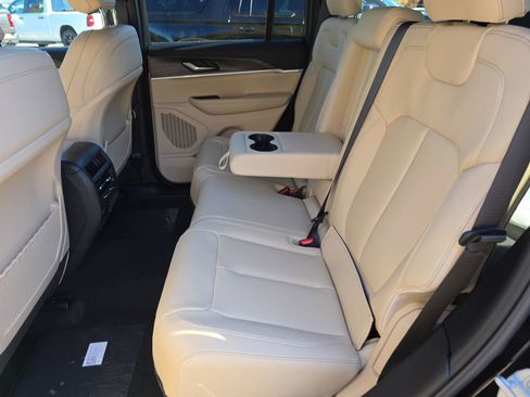 New 2025 Jeep Grand Cherokee Limited w/ Black Appearance Package RWD image 15