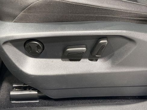 Used 2021 Volkswagen Tiguan SE w/ Panoramic Sunroof Package image 14