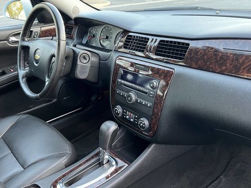 Used 2013 Chevrolet Impala LTZ image 22
