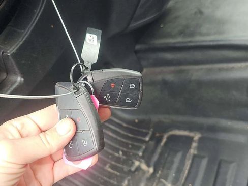 Used 2024 Chevrolet Silverado 3500 W/T image 17