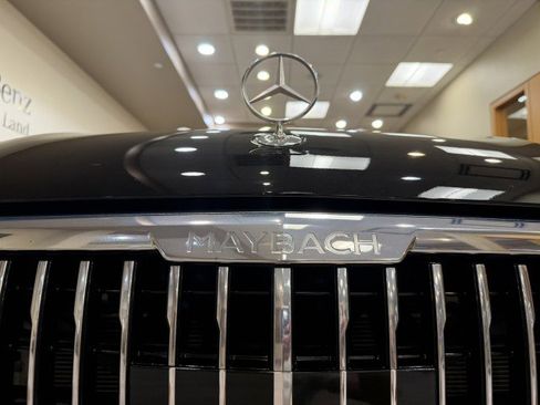 Used 2022 Mercedes-Benz Maybach GLS 600 4MATIC image 10